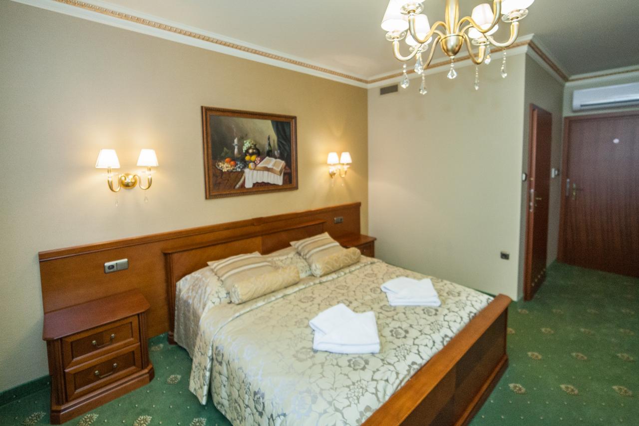 Hotel Przy Mlynie Рыбник Экстерьер фото